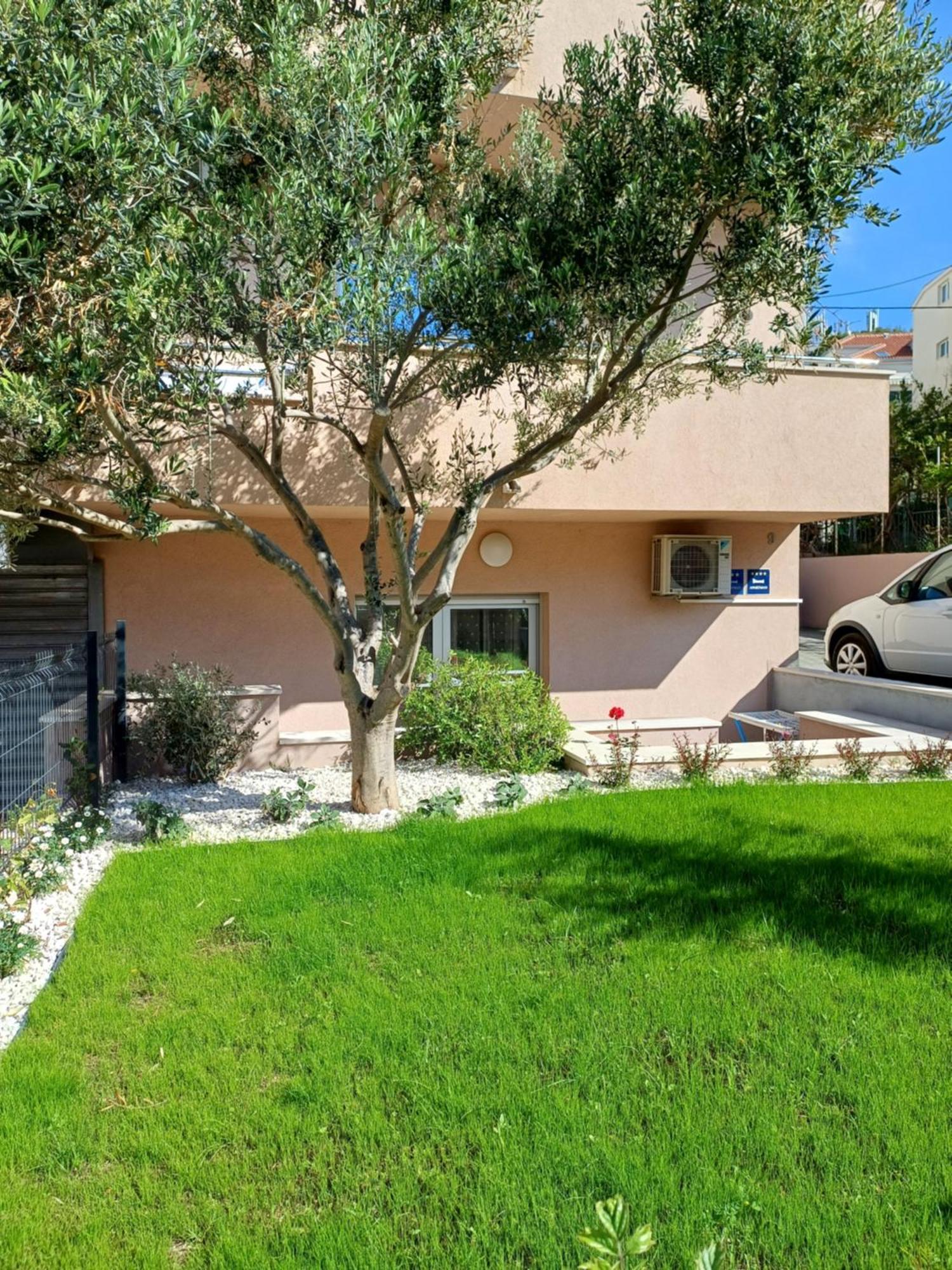 Apartment Zenta With Free Private Parking Split Exterior photo