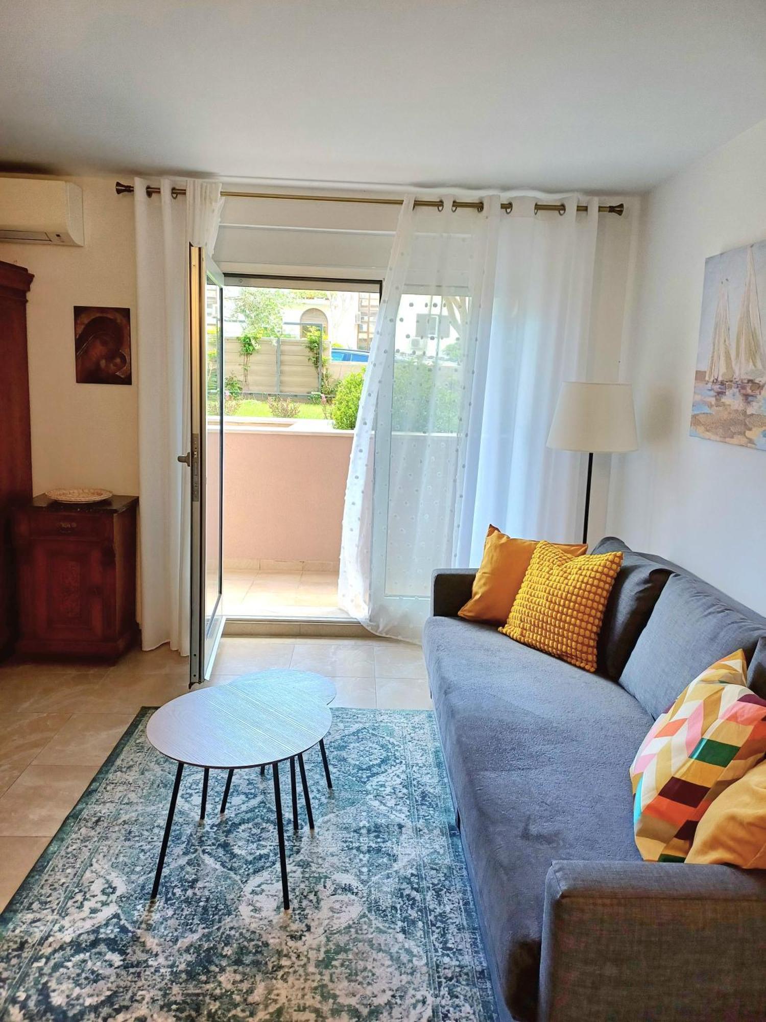 Apartment Zenta With Free Private Parking Split Exterior photo