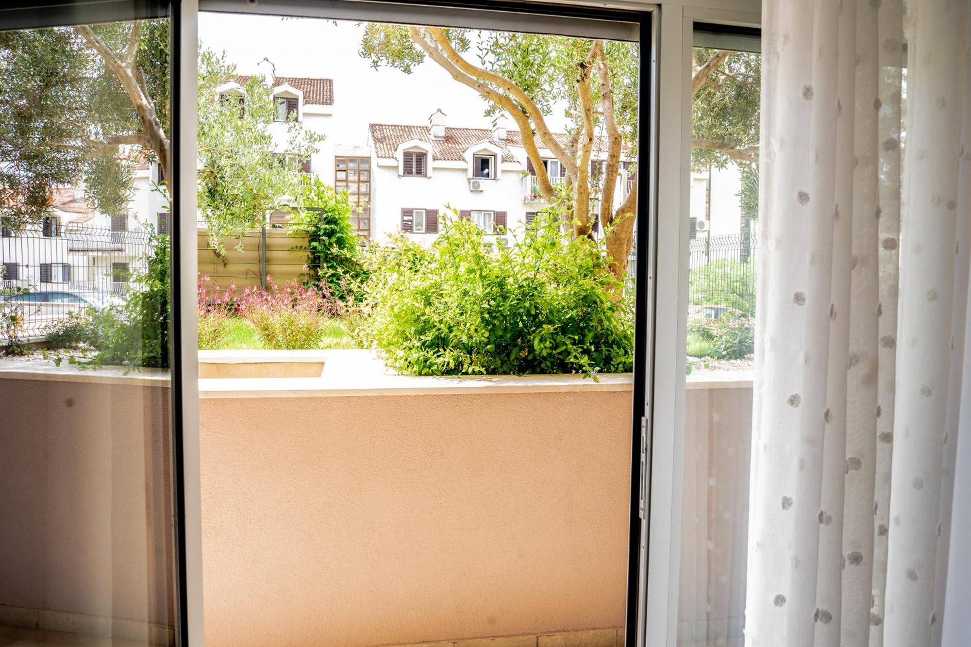 Apartment Zenta With Free Private Parking Split Exterior photo